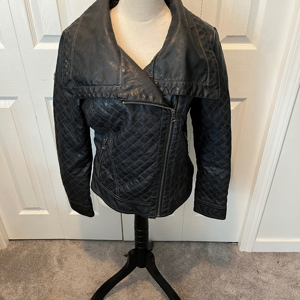 Guess Size L women’s faux leather jacket